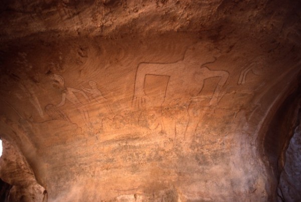 Site de Sefar (Tassili N'Ajjer, Algérie) / Peinture rupestre / Gorille / 46N-P62-004